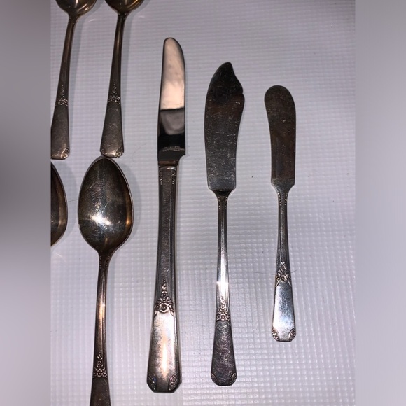 8 Pieces Wm A Rogers Sectional Oneida ltd 1939 Rio Pattern Spoon Knife Meat Fork - Picture 2 of 5